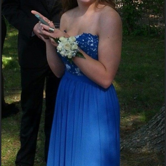 Prom Dress - Picture 2 of 4